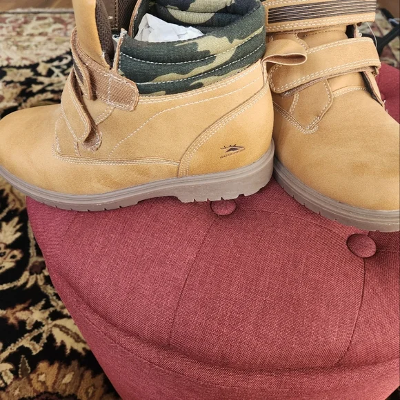 Boys waterproof boots - Picture 1 of 6